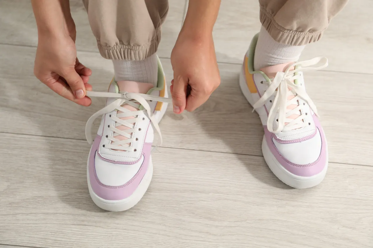 Bunte Nike Schuhe Styling Outfits