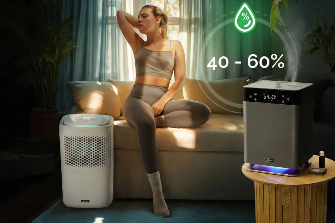 Kobieta siedzi na kanapie obok oczyszczaczy powietrza. Zastanawia się, jaki smog dzisiaj w Warszawie, ale w domu ma czyste powietrze.