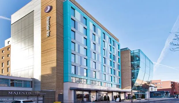 Travelodge Premier Inn hotel Londyn zewnętrzny widok