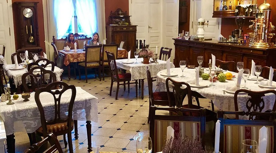 Białowieża restauracje wnętrza / Białowieża restauracja Carska