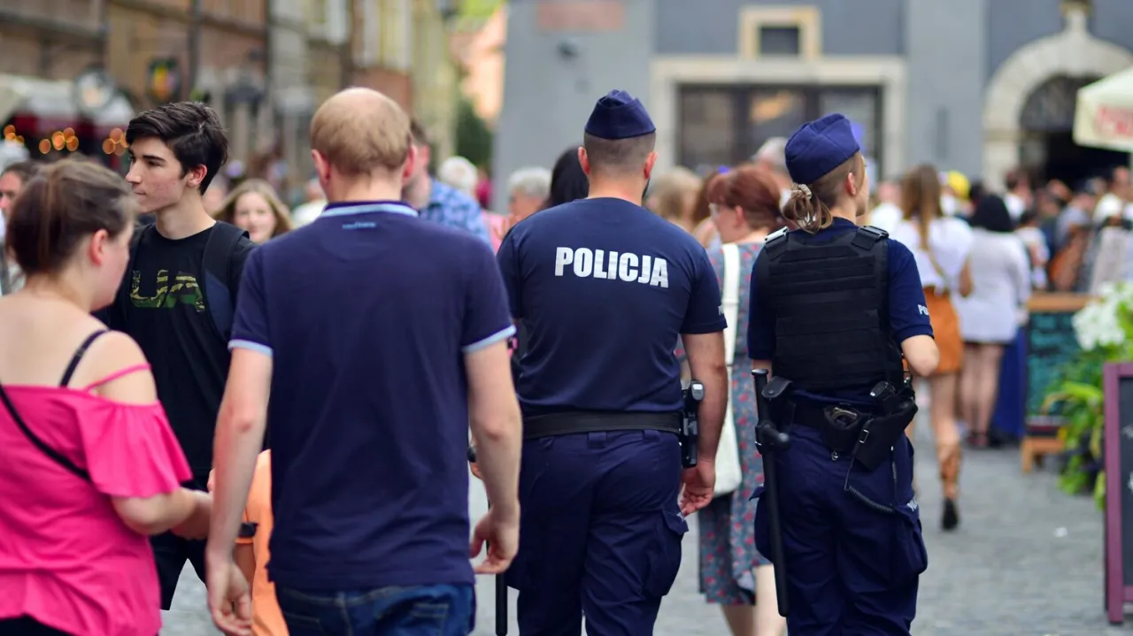 symbolika sn&oacute;w ucieczka policja