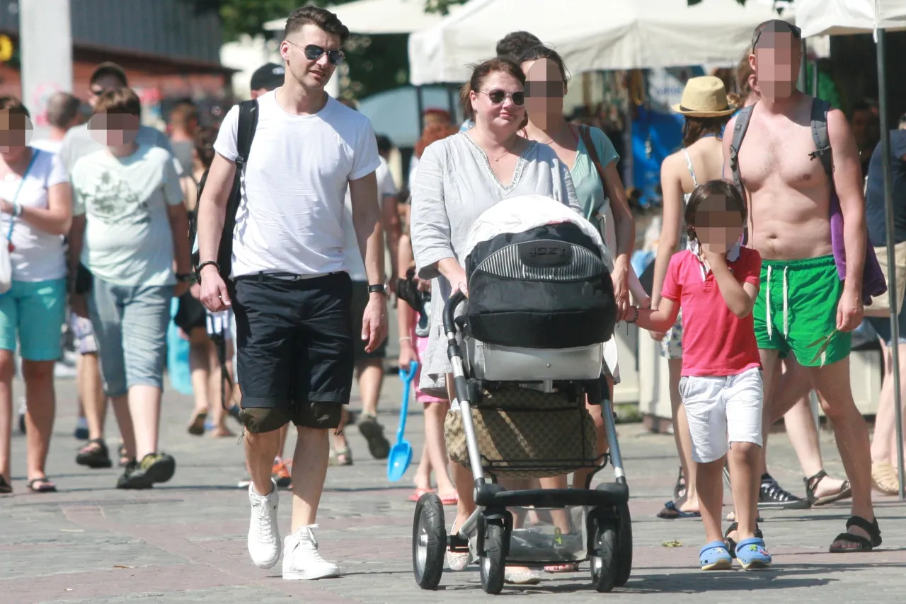 Tomasz Kammel portret uśmiechnięty