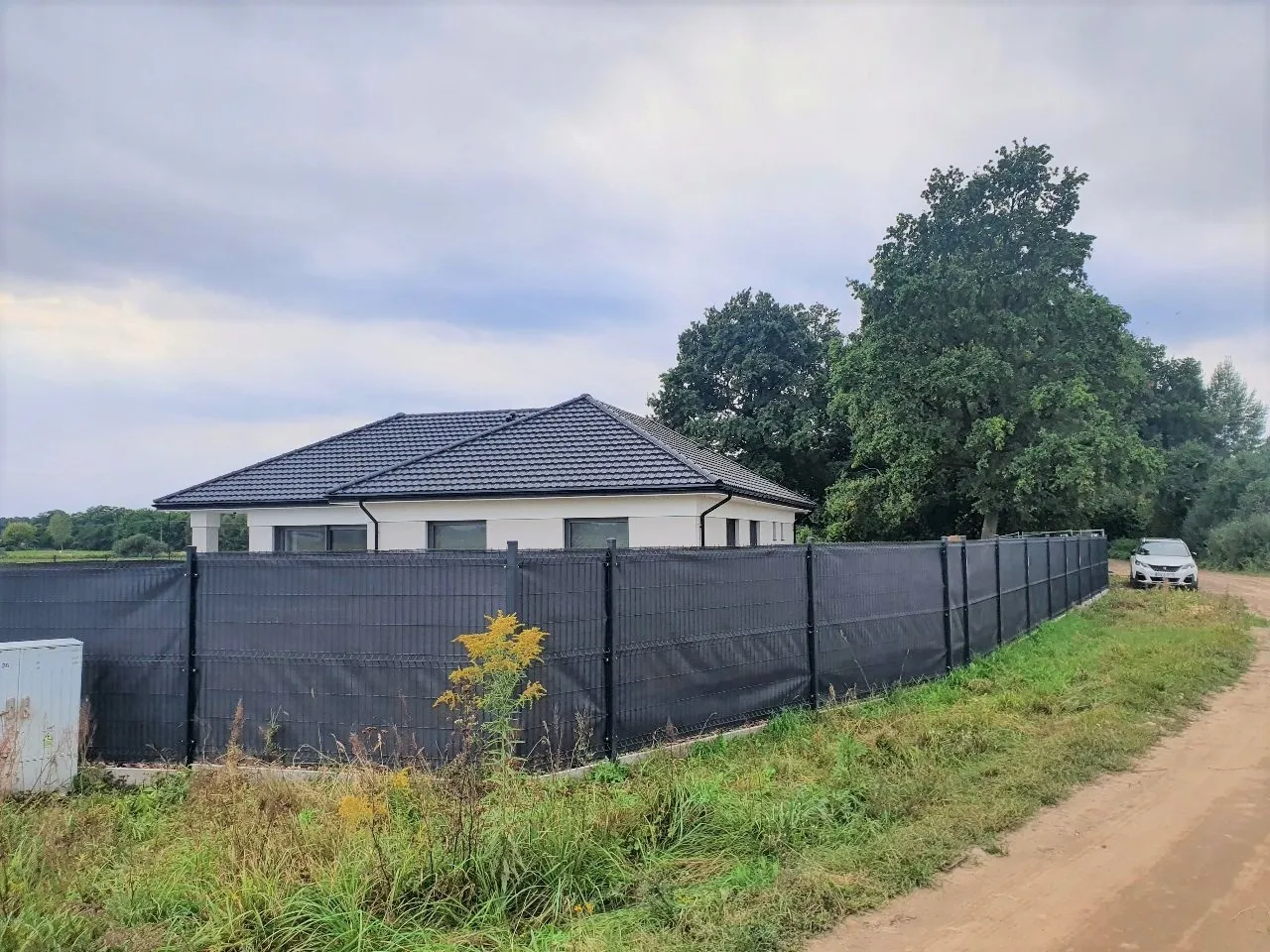 por&oacute;wnanie metod zasłaniania płotu