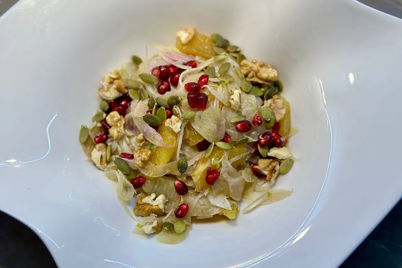 insalata finocchi mela noci melagrana