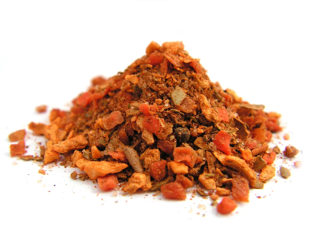 Mieszanka przypraw do flaczków: suszone warzywa, zioła i chili. Idealna do aromatycznego dania.