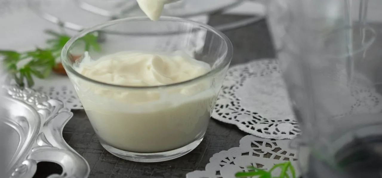 zwarzony majonez wegański