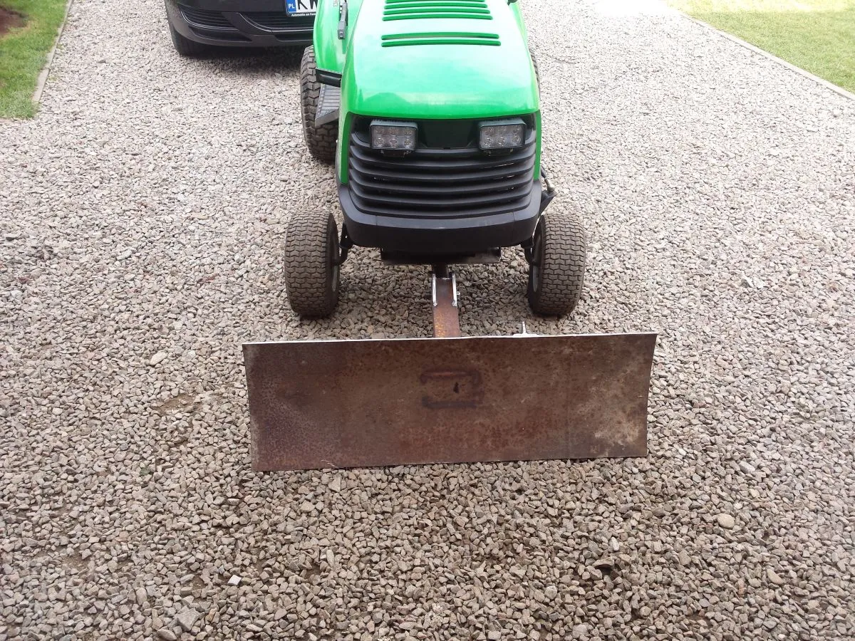 Traktorek kosiarka z pługiem do orki