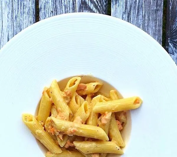 Zdjęcie Penne salmone – łatwy przepis na wyjątkowe danie z łososiem