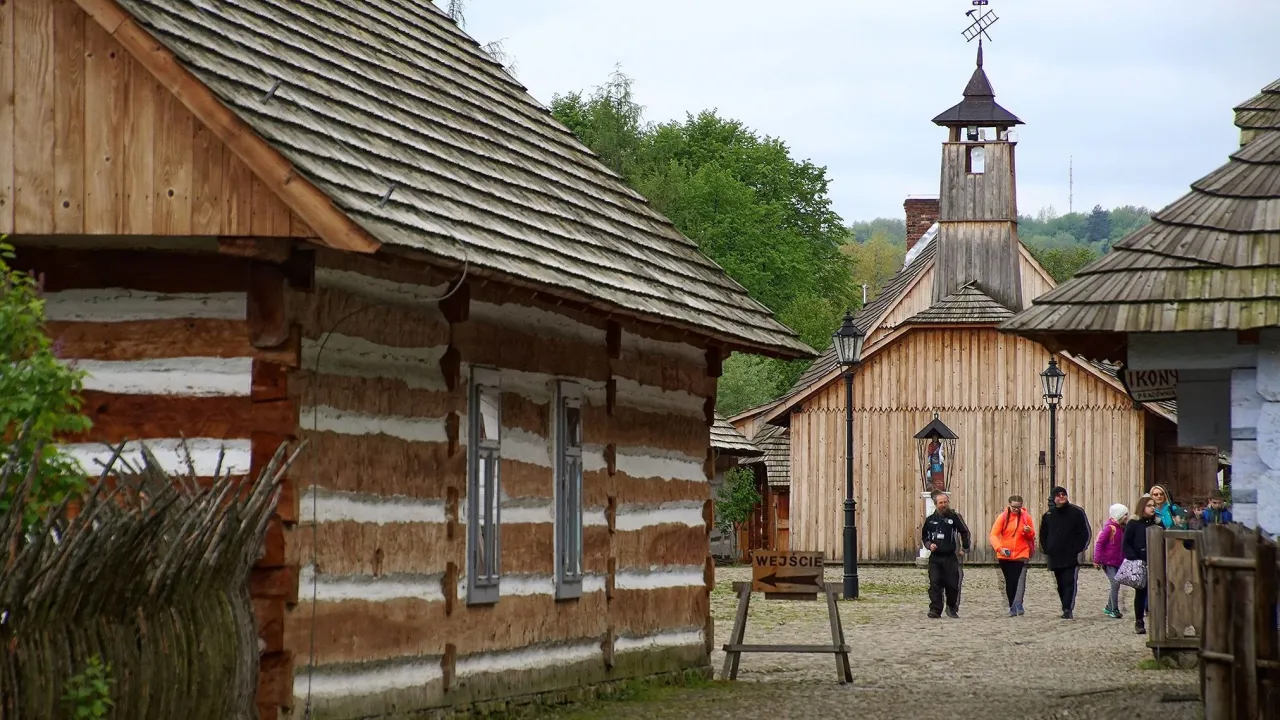 Zdjęcie Skansen Bieszczady: Odkryj fascynującą historię i unikalne atrakcje