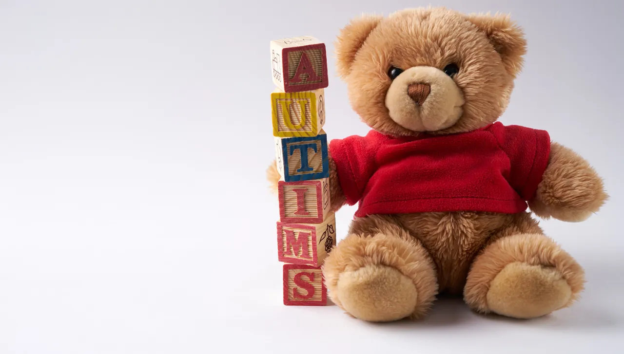 Dziecko z autyzmem w otoczeniu sensorycznym, puzzle