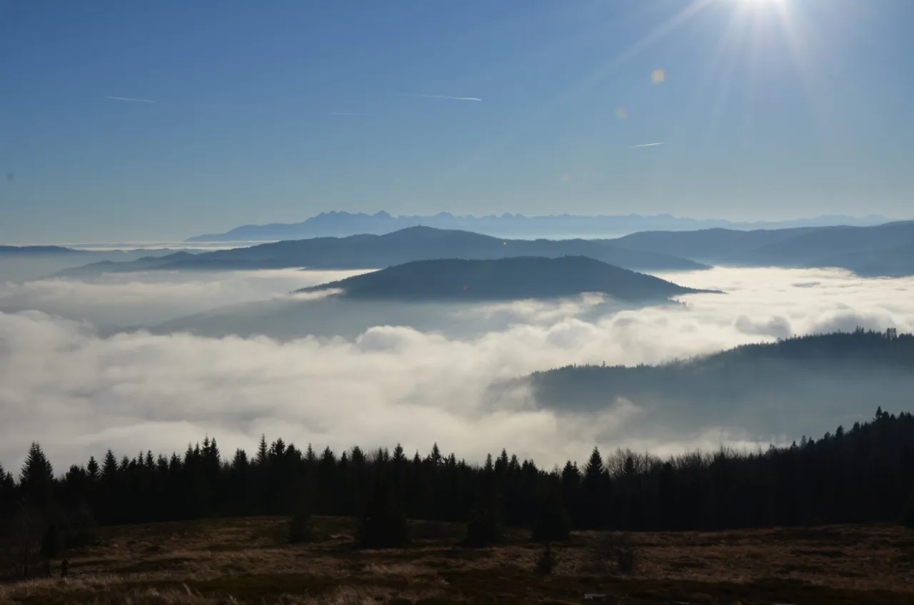 Beskid Wyspowy panorama szczyt&oacute;w