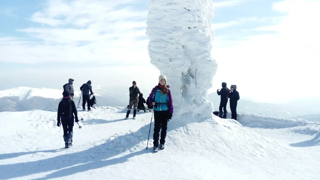 Zimowy szlak na Tarnicę Bieszczady śnieg