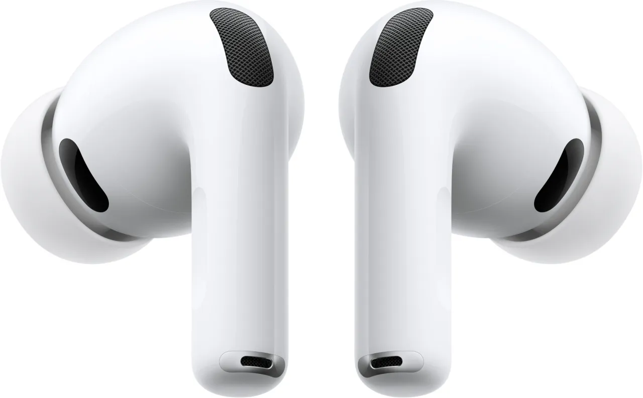 Białe słuchawki AirPods Pro, idealne do iPhone 13. Doskonały dźwięk i wygoda.
