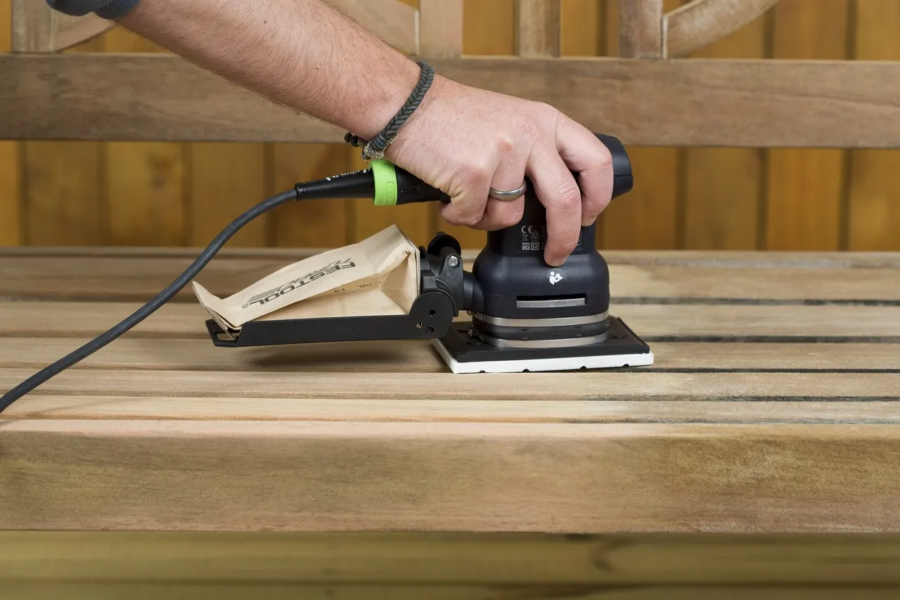 Metody usuwania starej farby z drewna