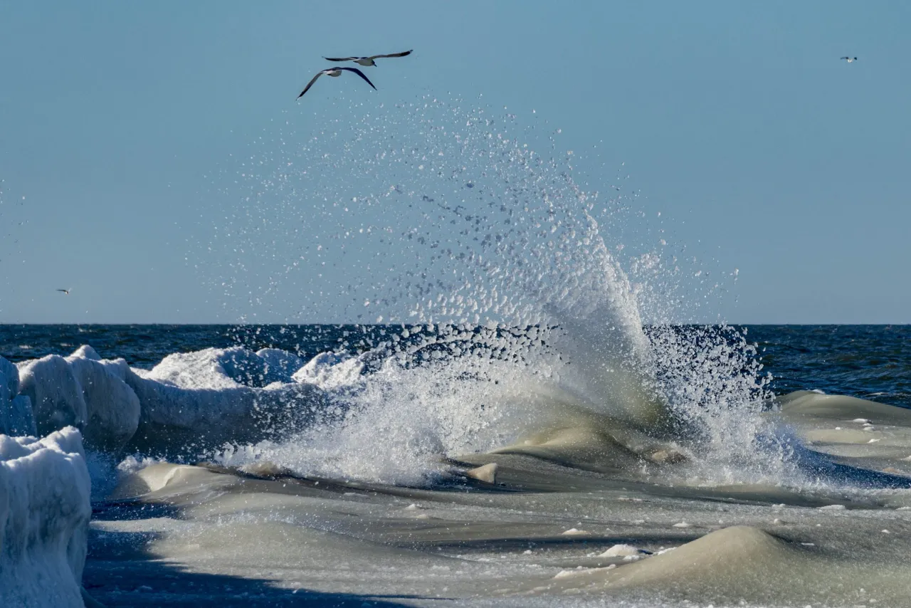 sztormowe morze bałtyckie jesień zima