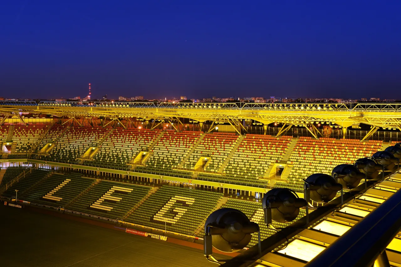 Legia Warszawa stadion Łazienkowska nocą