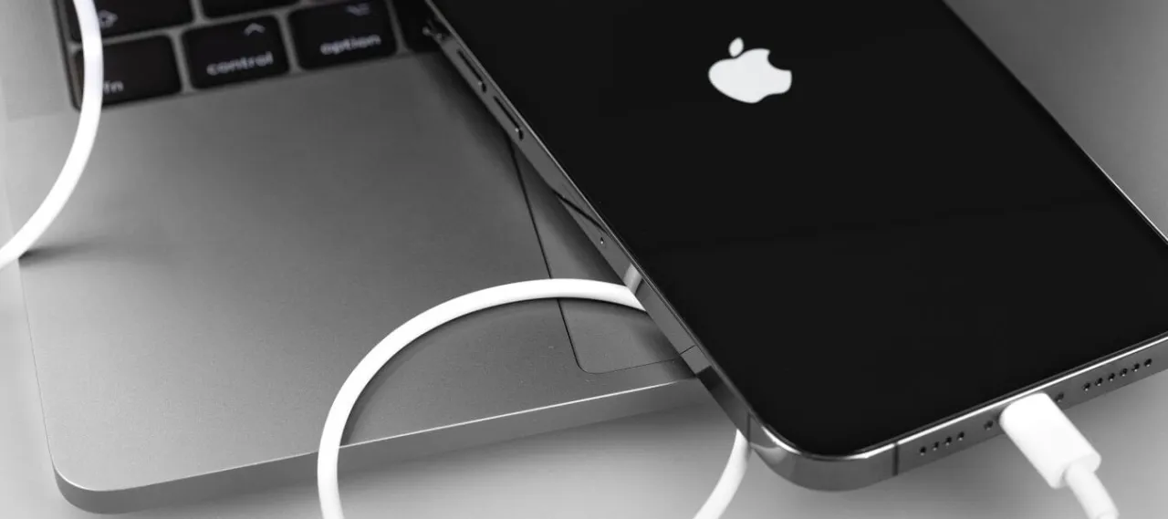 przesyłanie zdjęć iphone windows kabel