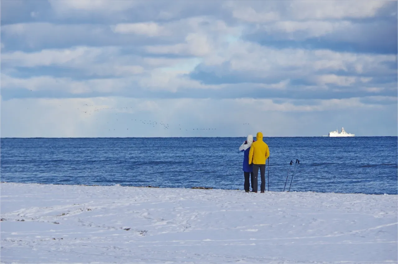 Wietrzna pogoda nad morzem aerozol jodowy