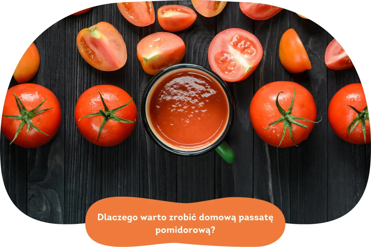 Świeże pomidory i kubek sosu z passaty pomidorowej. Dowiedz się, jak zrobić domową passatę pomidorową.
