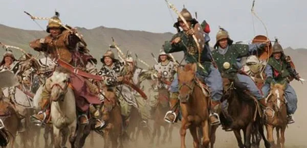 Mongolski jeździec łuk