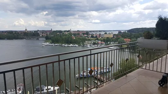 Hotel Gołębiewski Mikołajki widok na jezioro