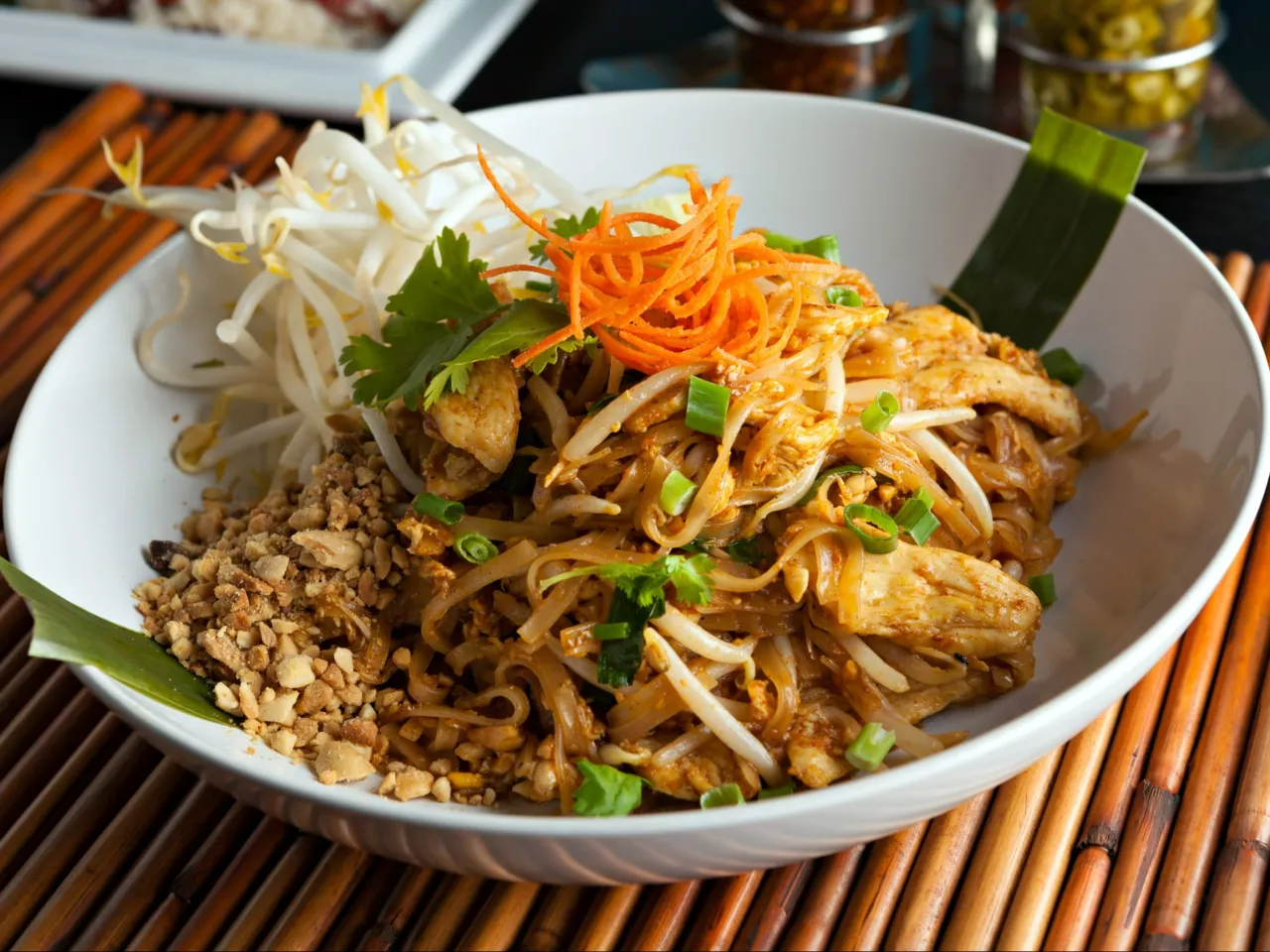 Namaczanie makaronu ryżowego do Pad Thai