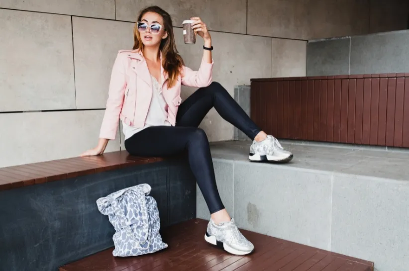 różne stylizacje legginsy i bluzki