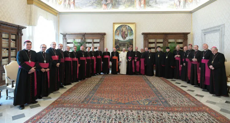 Kościół katolicki nauczanie papieża biskupi