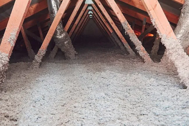 porównanie materiałów izolacyjnych do drewna