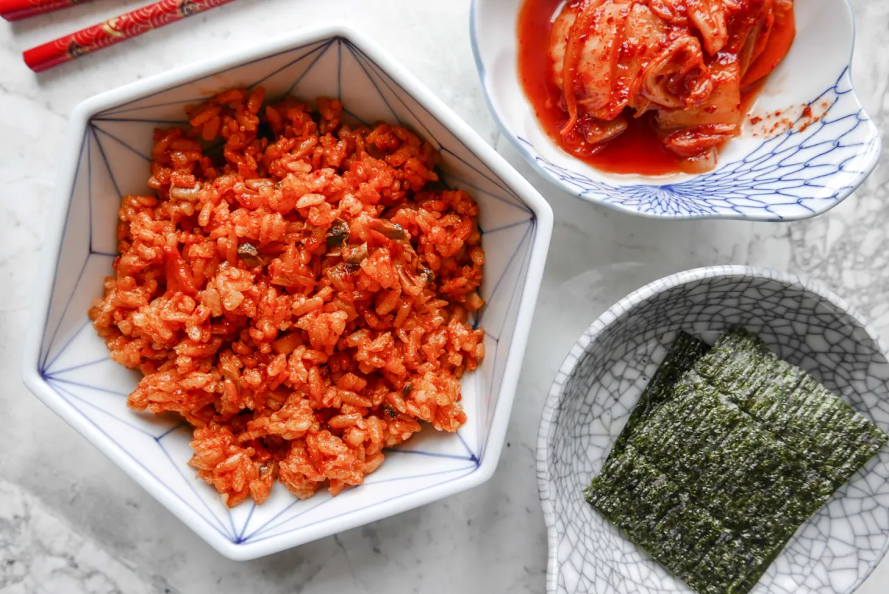 Kimchi jako banchan, kimchi z ryżem, proste dania z kimchi