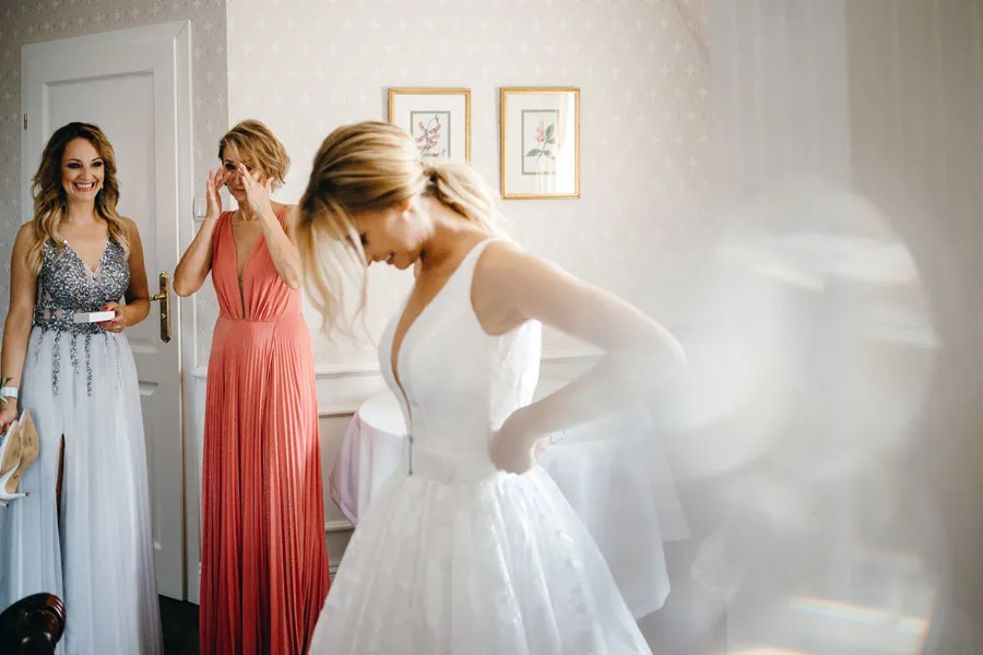 jak zrobić dobre zdjęcia sukni ślubnej