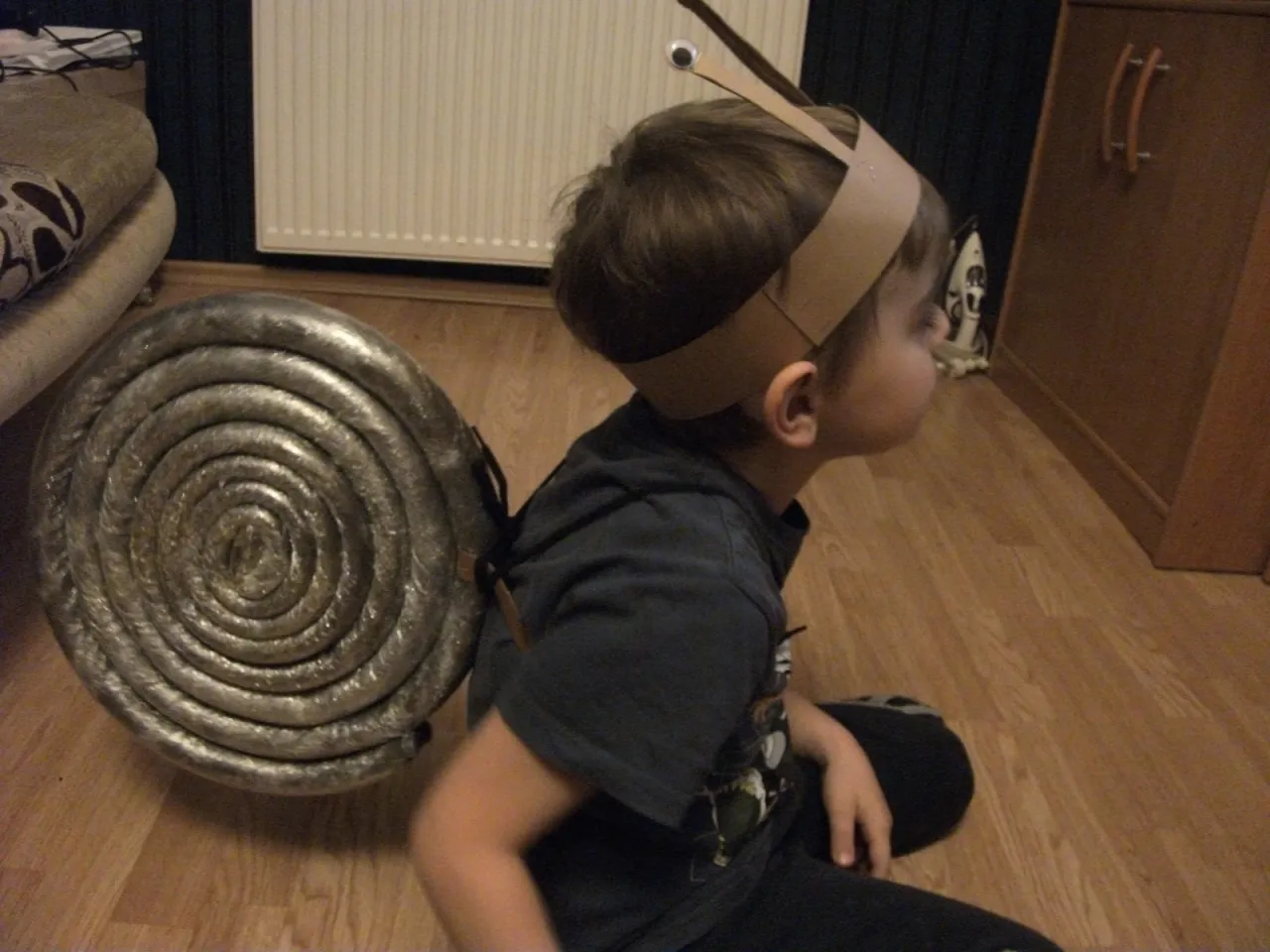 DIY strój ślimaka muszla papierowa