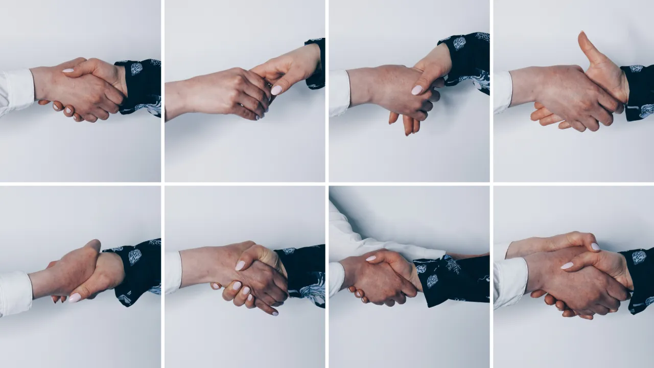 Niepoprawny uścisk dłoni savoir-vivre