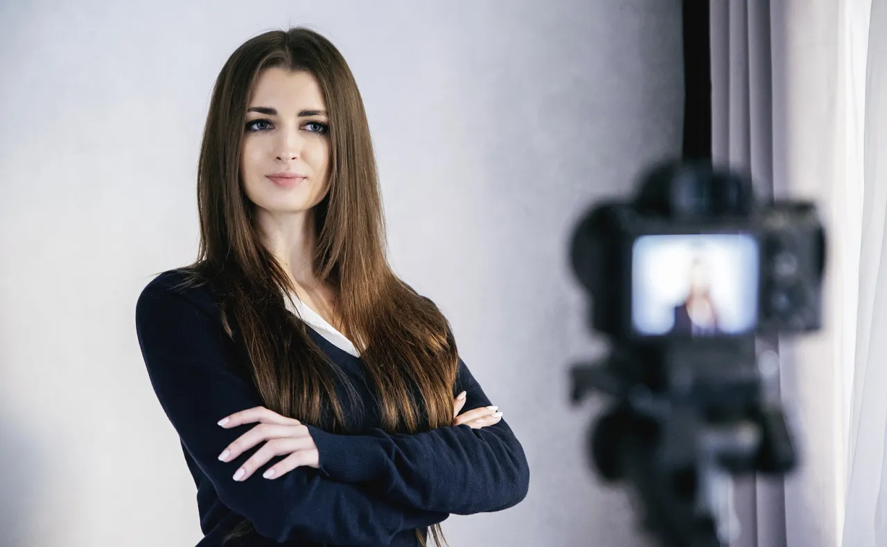 Jak zrobić zdjęcie do CV w domu