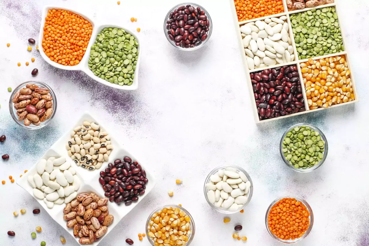 r&oacute;żne źr&oacute;dła białka po treningu naturalne i wegańskie