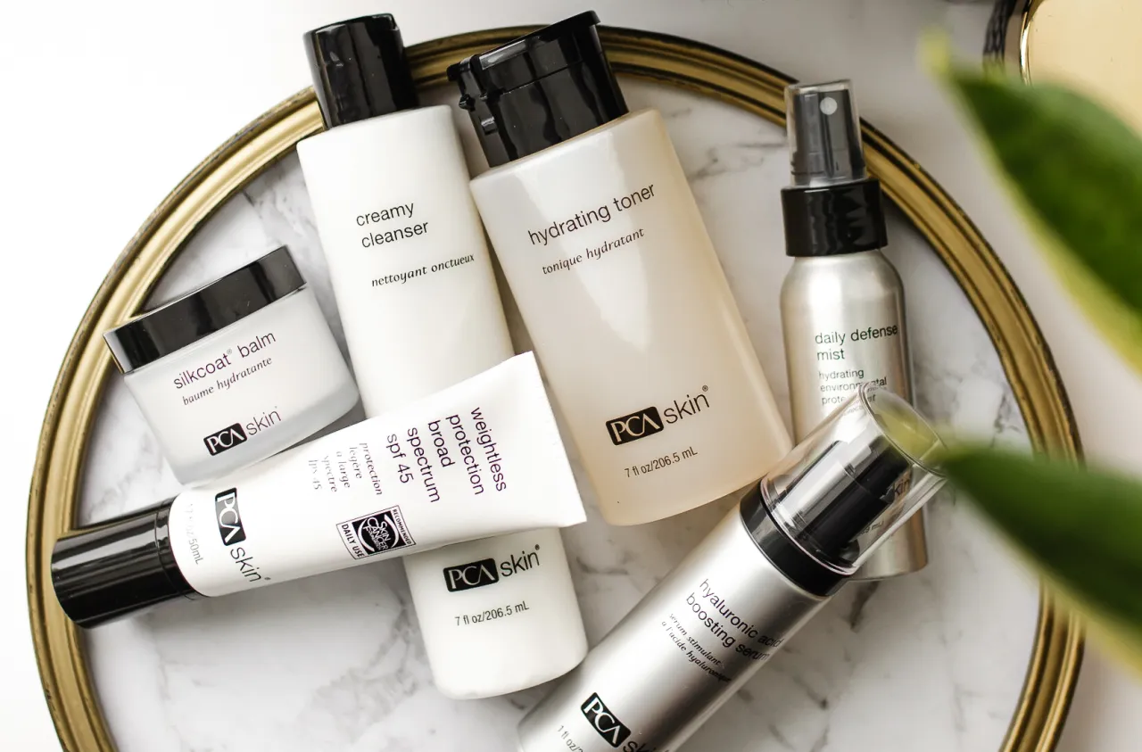 R&oacute;żne rodzaje produkt&oacute;w do demakijażu