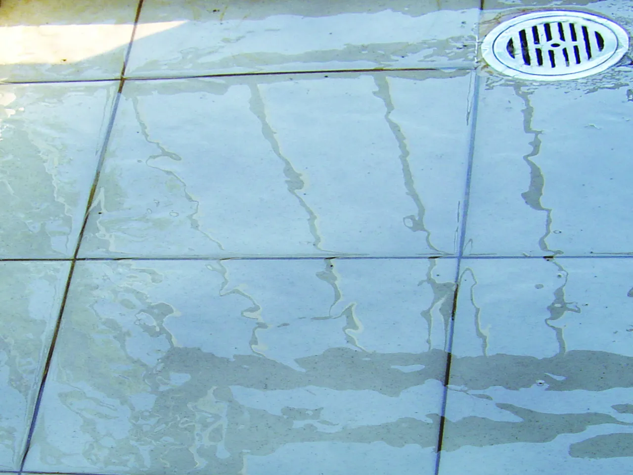 Przygotowanie podłoża przed uszczelnianiem tarasu