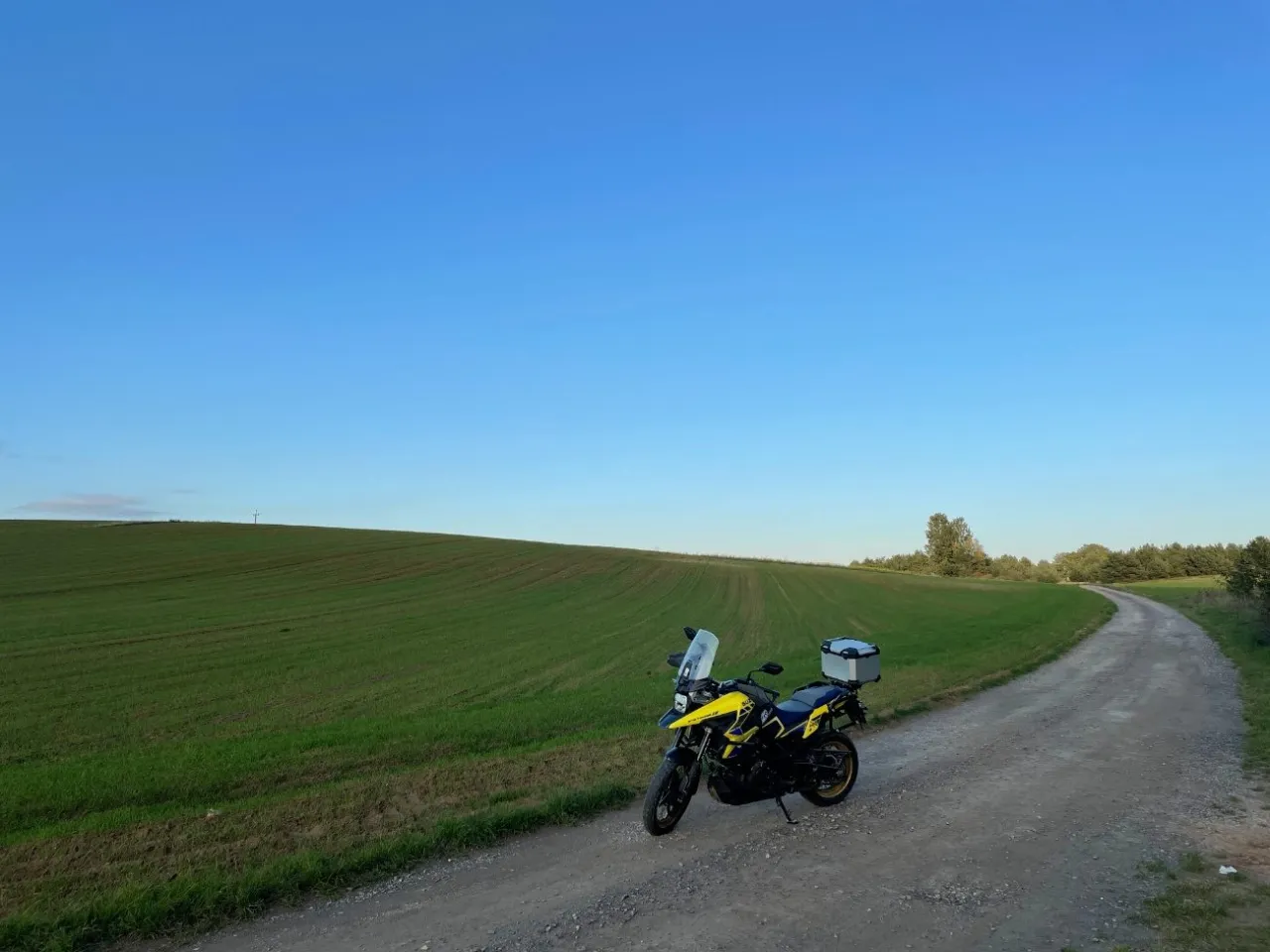 Motocykl nad Zalewem Zegrzyńskim