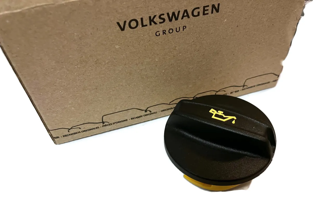 korek wlewu oleju silnikowego