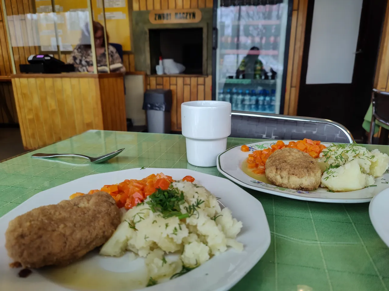 tanie jedzenie warszawa bar mleczny pyzy