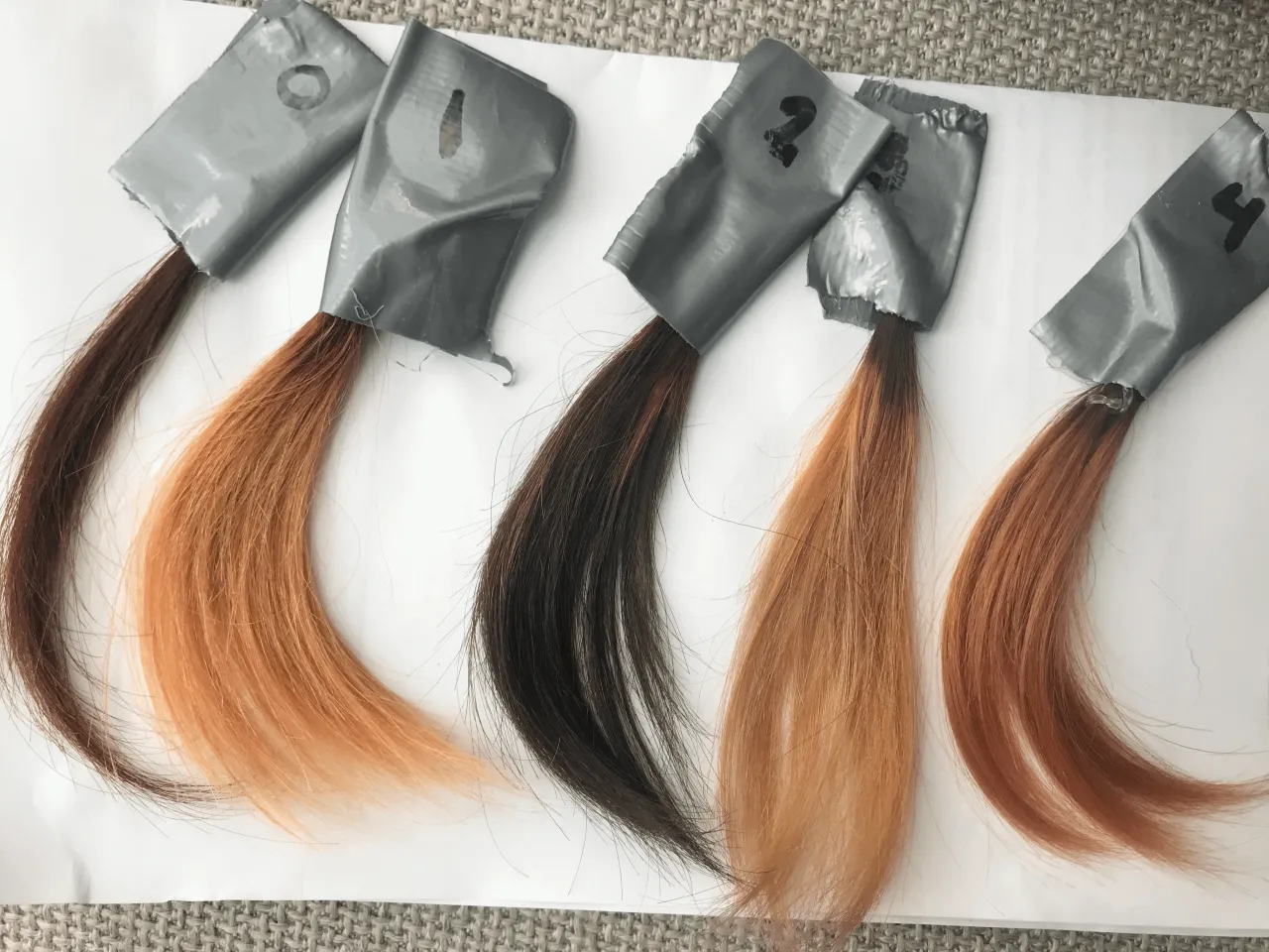 zniszczone włosy po rozjaśnianiu henny