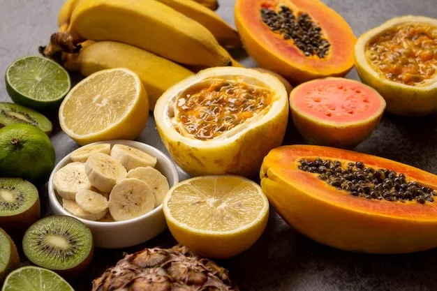 świeże owoce ananas kiwi papaja