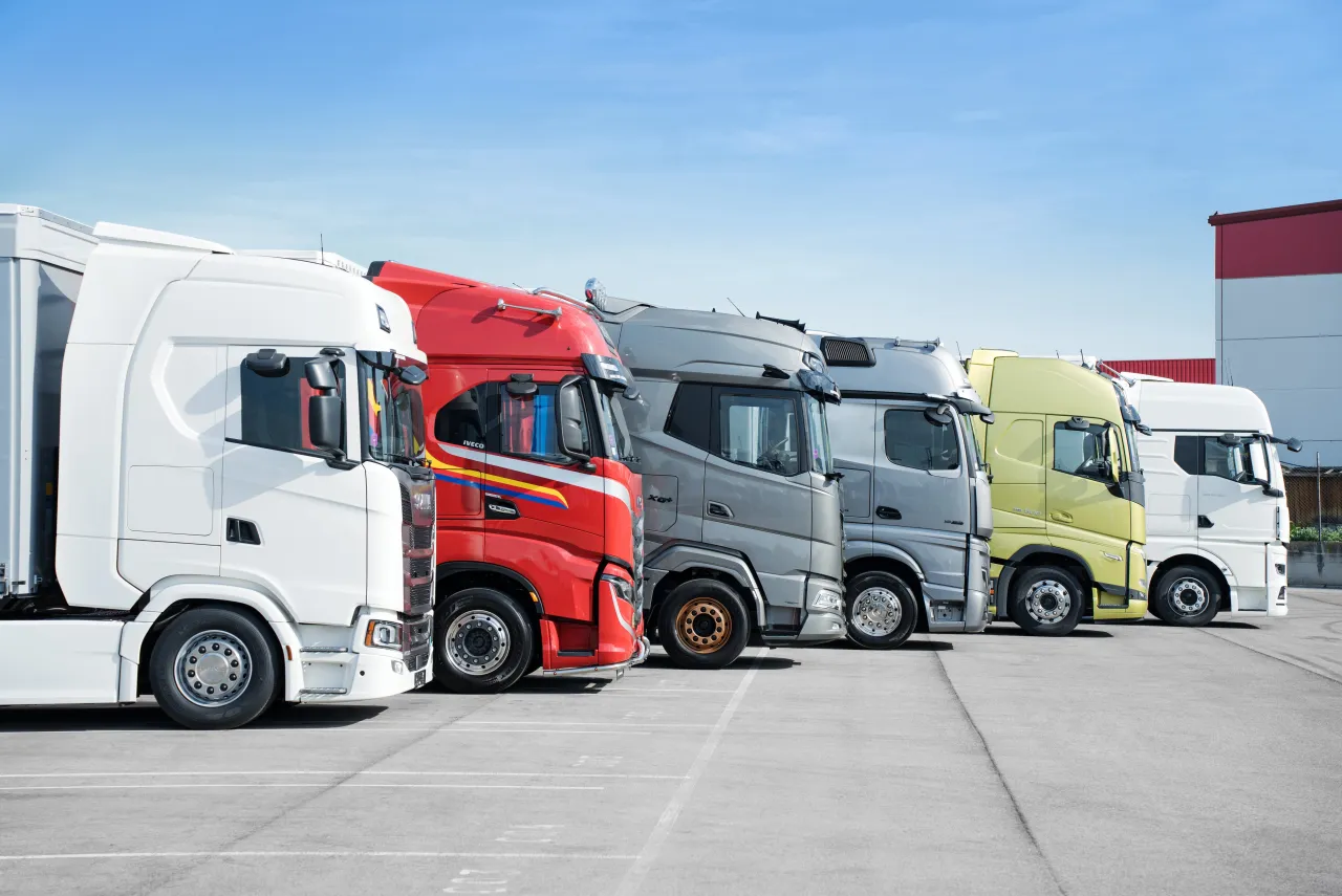 nowy ciągnik siodłowy vs używany