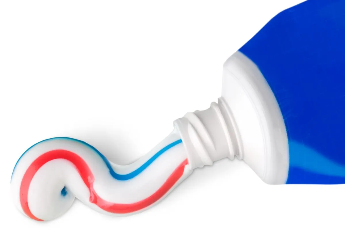 kolorowa słoniowa pasta do zębów