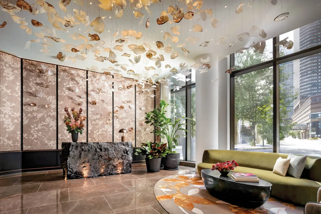 Biophilic design w lobby hotelowym