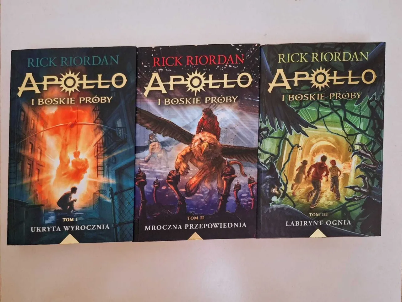 Rick Riordan Apollo i boskie pr&oacute;by seria książek