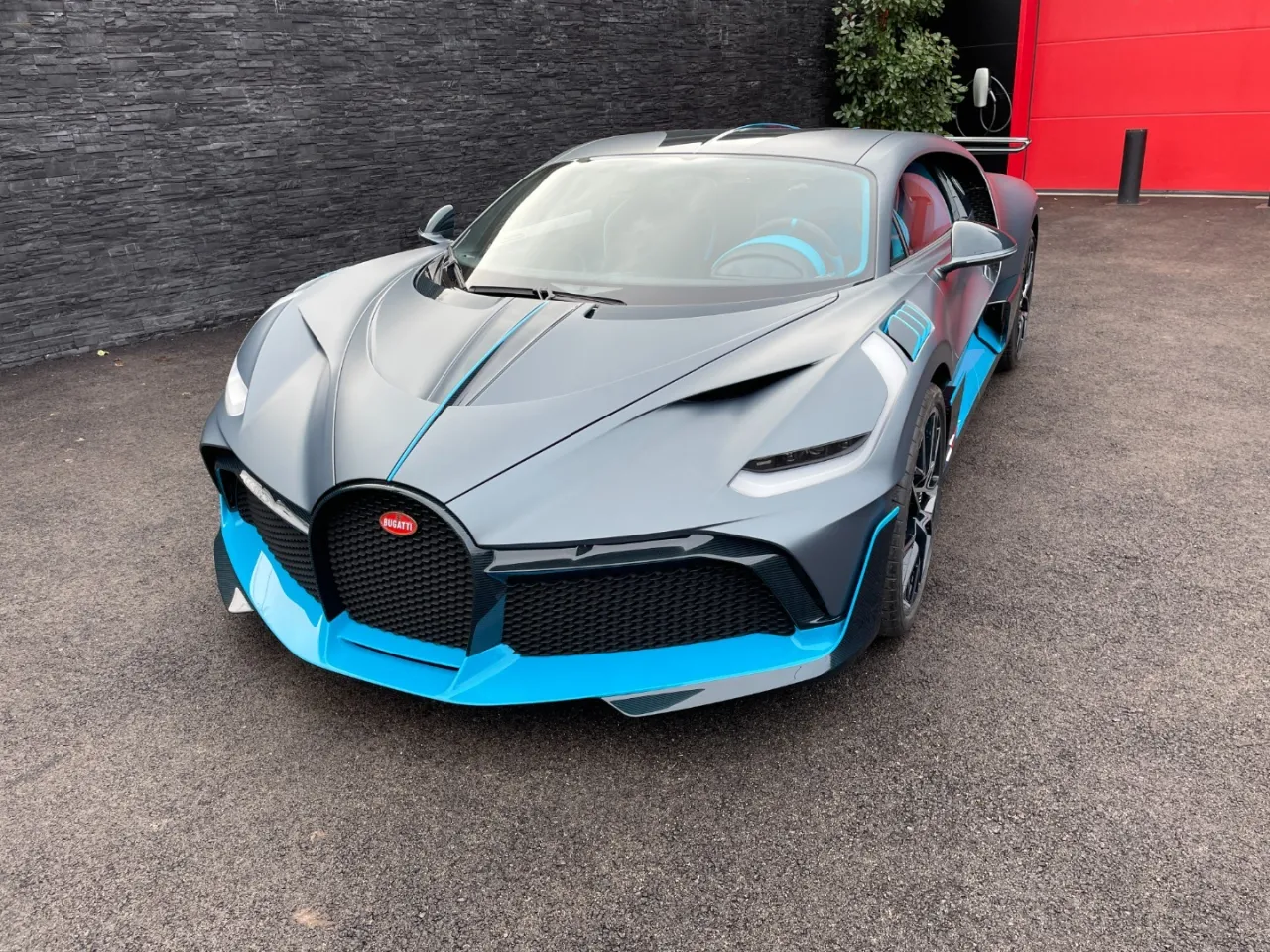 Bugatti Divo cena