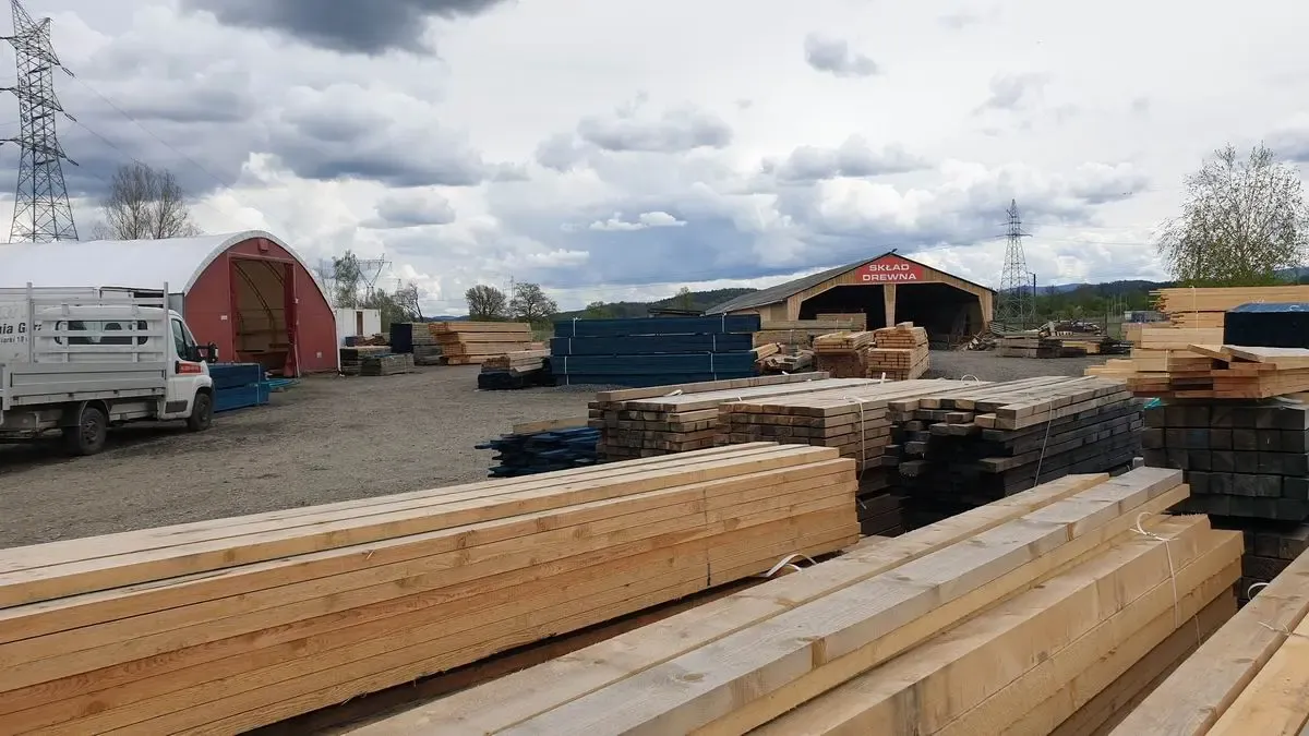 skład drewna budowlanego tartak market