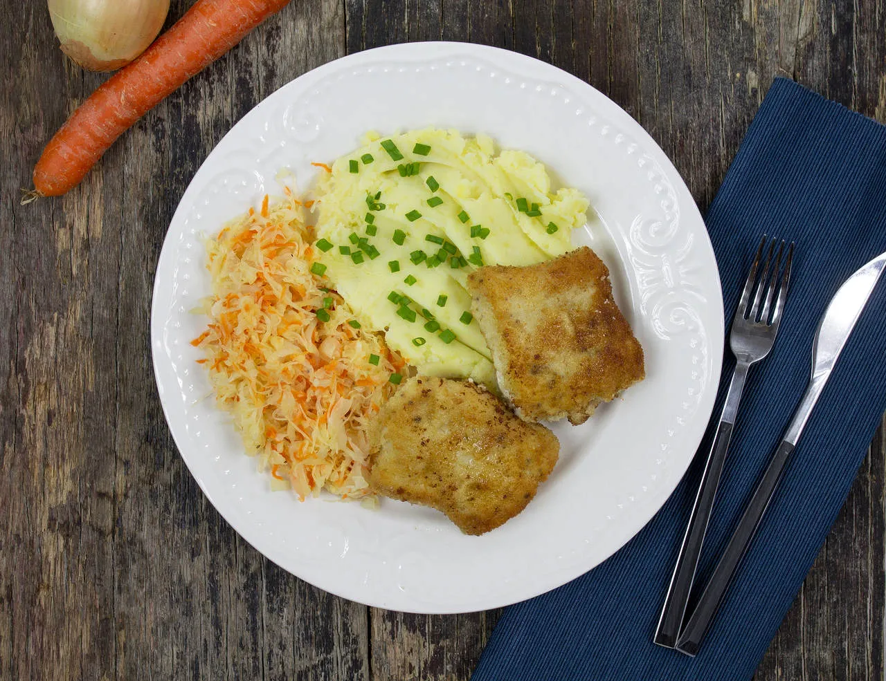 smażony dorsz z ziemniakami i sur&oacute;wką