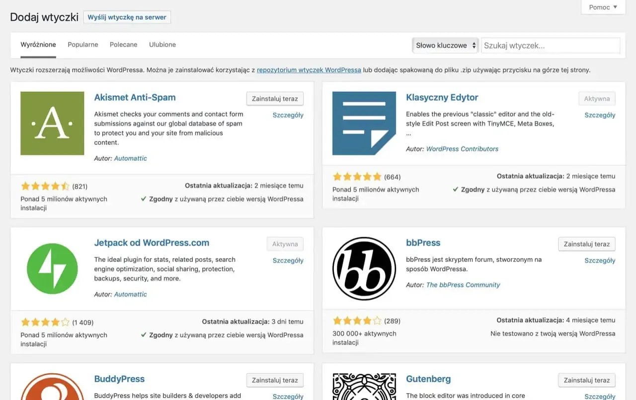 Dodawanie wtyczek do WordPressa, aby założyć bloga za darmo. Widoczne Akismet, Klasyczny Edytor, Jetpack, bbPress.